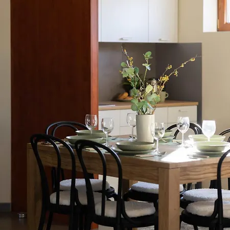Spacious 3-bedroom House With The Excellent Location Near The Airport By Renters بيت للعطل وارسو