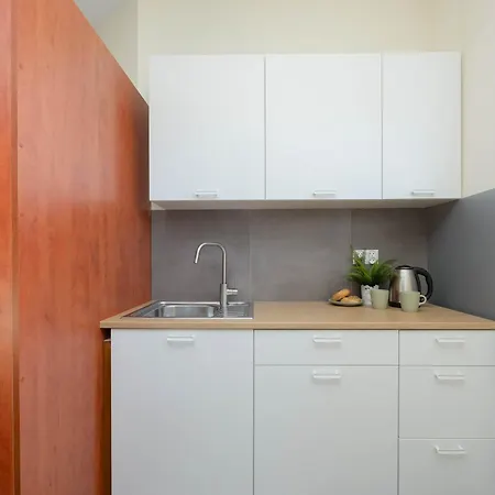 Spacious 3-bedroom House With The Excellent Location Near The Airport By Renters بيت للعطل *