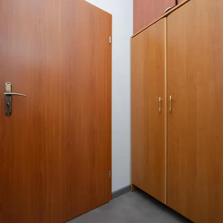 بيت للعطل Spacious 3-bedroom House With The Excellent Location Near The Airport By Renters وارسو