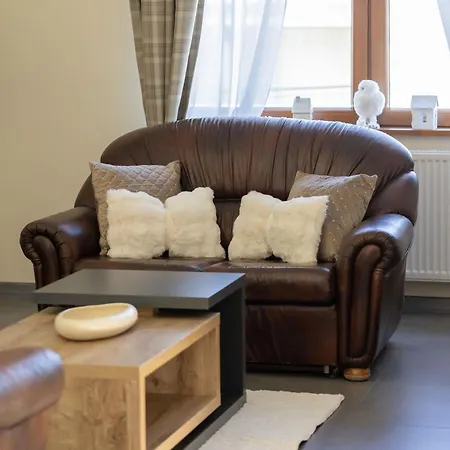 Spacious 3-bedroom House With The Excellent Location Near The Airport By Renters Holiday home